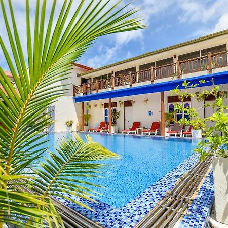 Equatorial Divers Lodge Addu City Esterno foto
