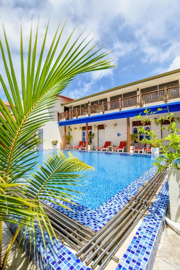 Equatorial Divers Lodge Addu City Esterno foto