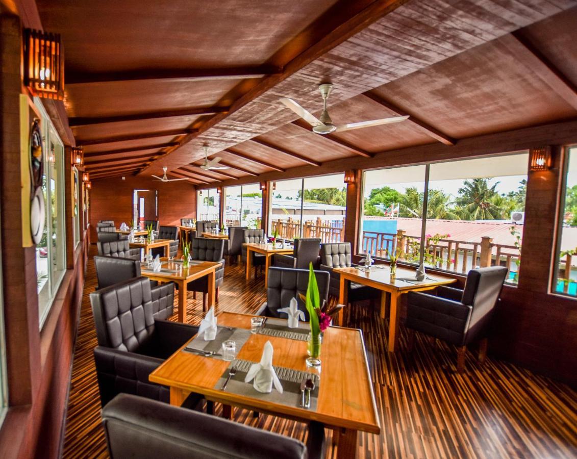 Equatorial Divers Lodge Addu City Esterno foto