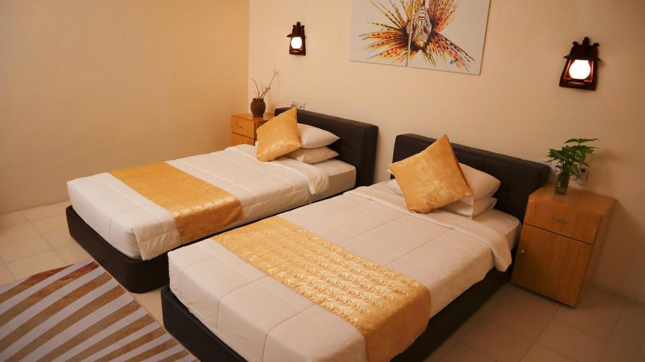 Equatorial Divers Lodge Addu City Esterno foto