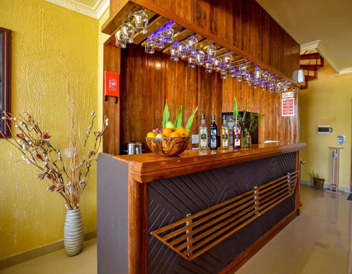 Equatorial Divers Lodge Addu City Esterno foto