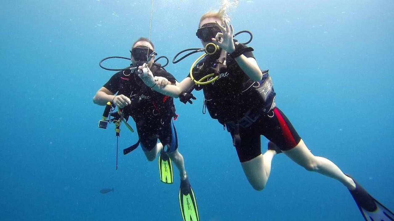 Equatorial Divers Lodge Addu City Esterno foto